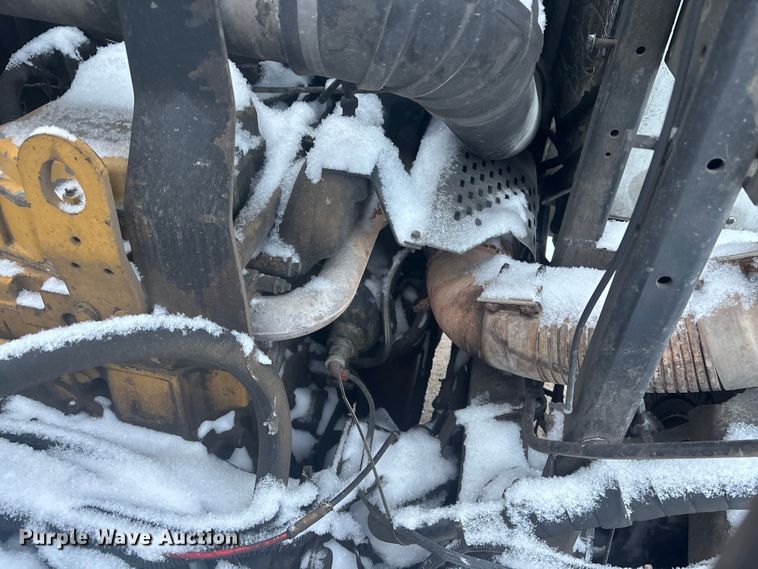 image for item DK0202 2002 Peterbilt 320 roll-off container truck