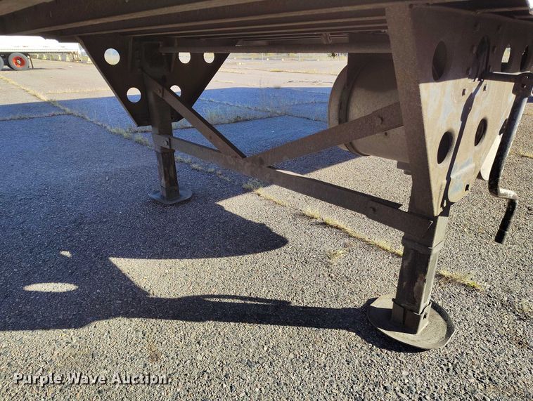 image for item DT0752 2011 Utility refrigerated van trailer