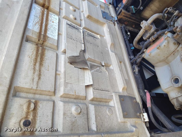 image for item DT0752 2011 Utility refrigerated van trailer