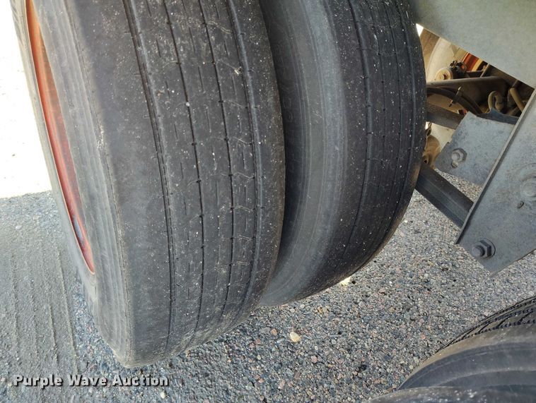 image for item DT0752 2011 Utility refrigerated van trailer