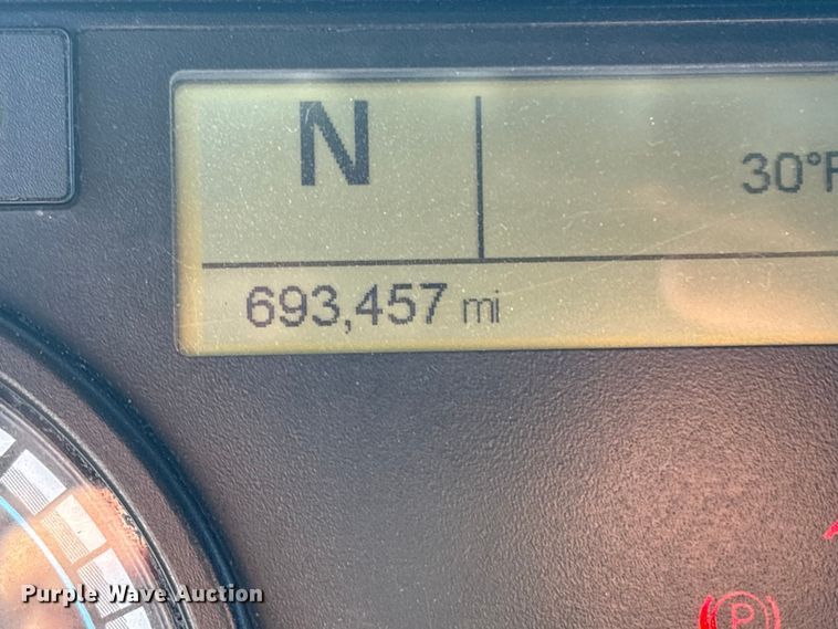 image for item DT2769 2019 Freightliner Cascadia semi truck