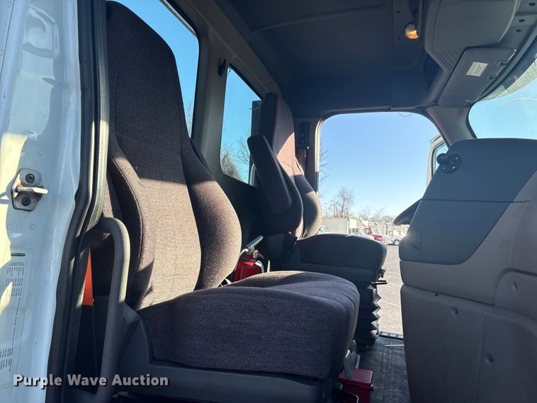 image for item DT2769 2019 Freightliner Cascadia semi truck