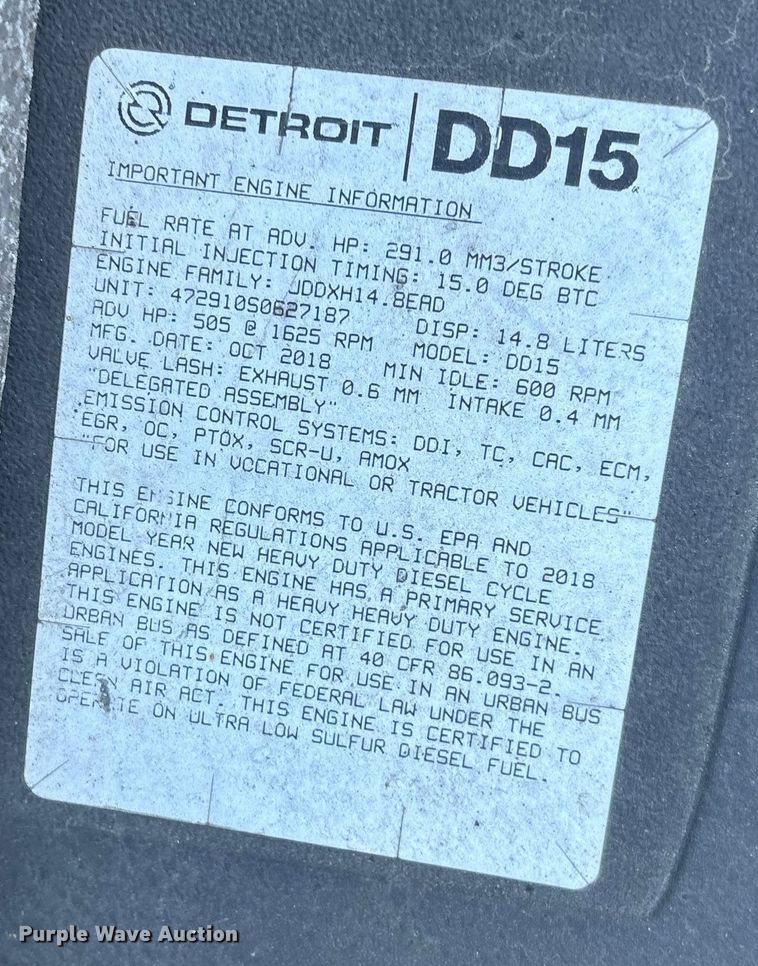 image for item DT2769 2019 Freightliner Cascadia semi truck