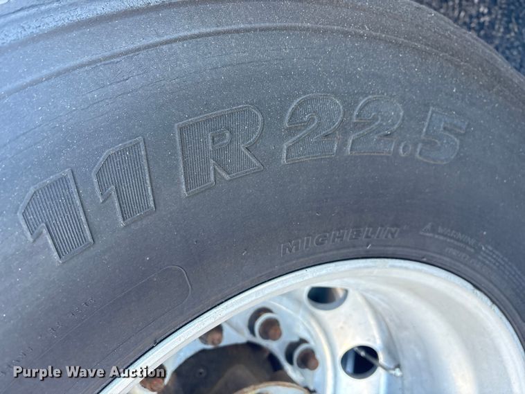 image for item DT2769 2019 Freightliner Cascadia semi truck