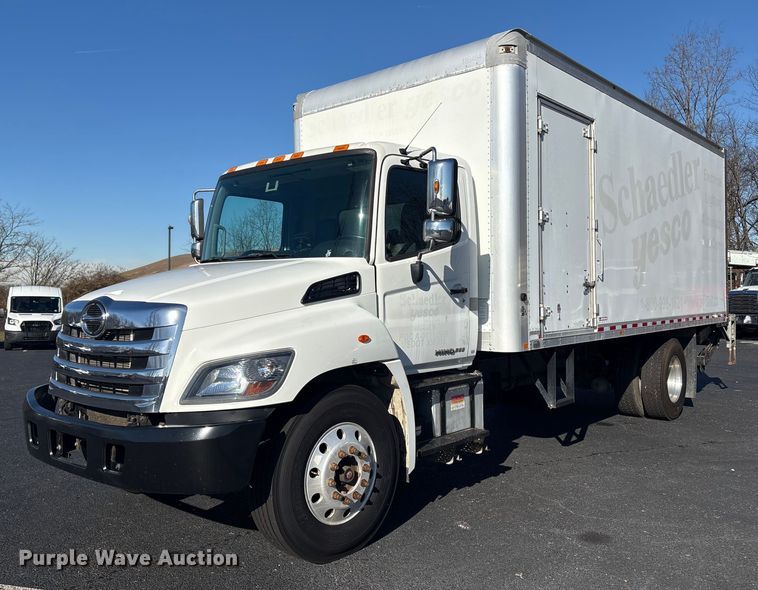 image for item DT2770 2018 Hino 268 box truck