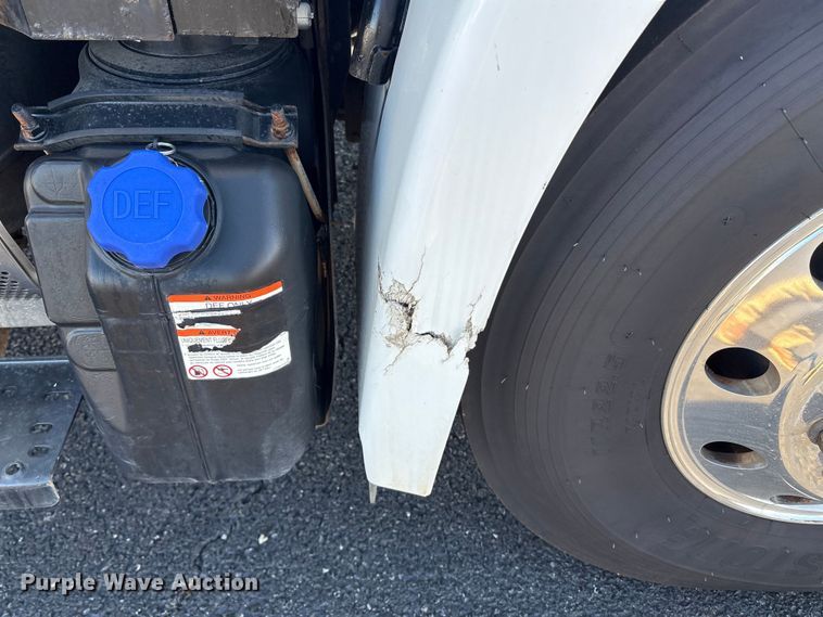 image for item DT2770 2018 Hino 268 box truck