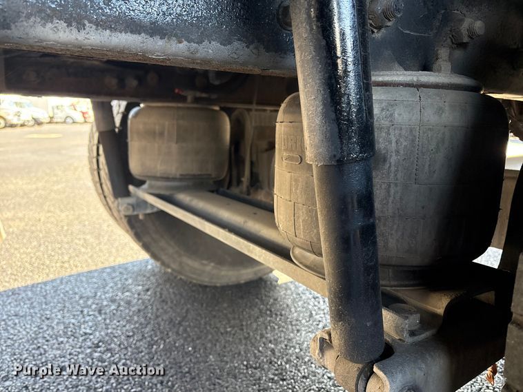 image for item DT2770 2018 Hino 268 box truck