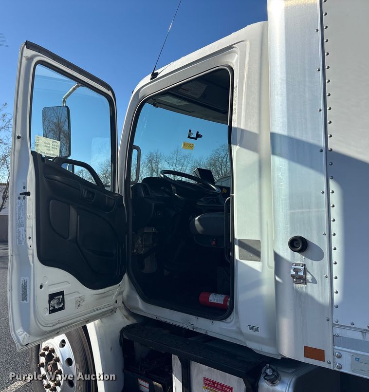 image for item DT2770 2018 Hino 268 box truck