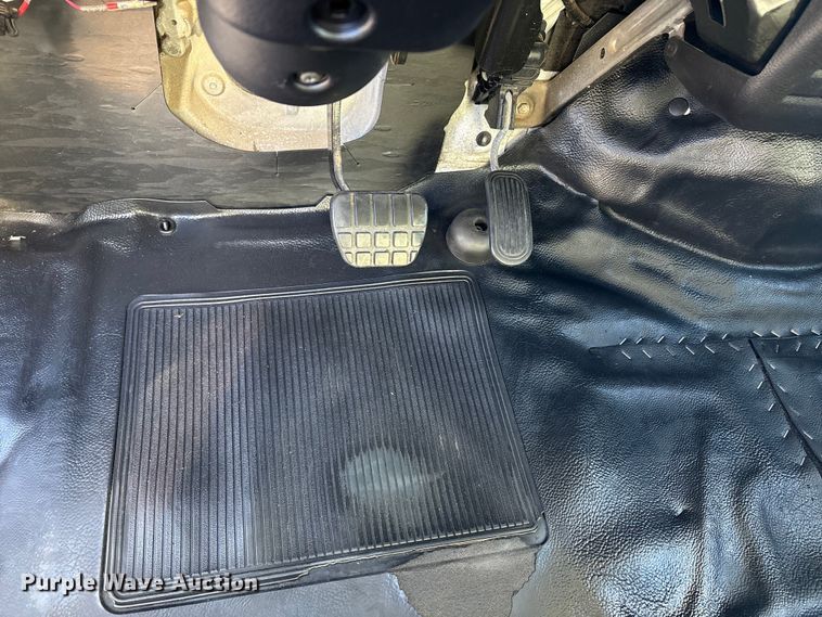 image for item DT2770 2018 Hino 268 box truck