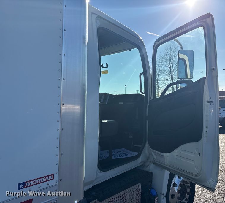 image for item DT2770 2018 Hino 268 box truck