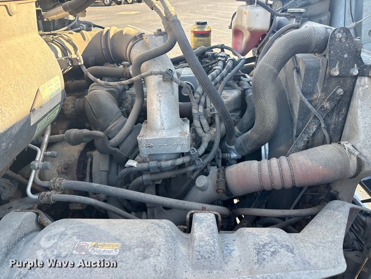 image for item DT2770 2018 Hino 268 box truck