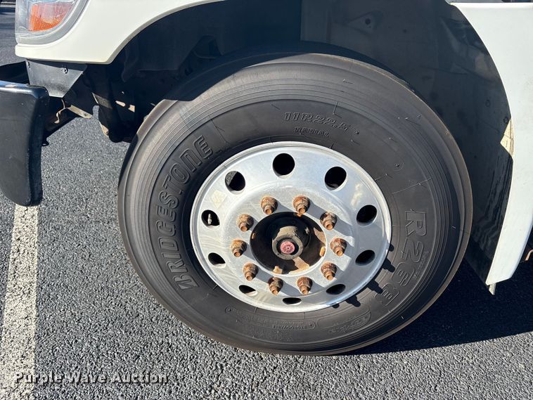 image for item DT2770 2018 Hino 268 box truck