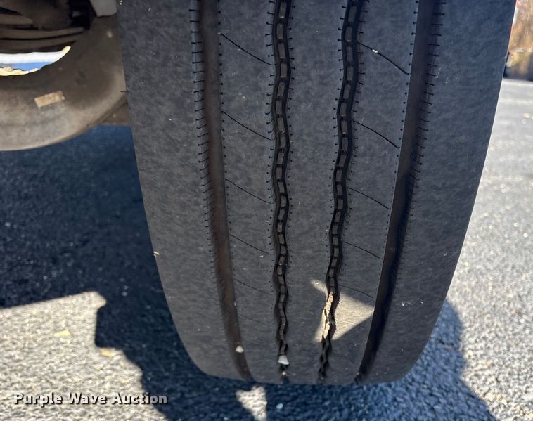 image for item DT2770 2018 Hino 268 box truck