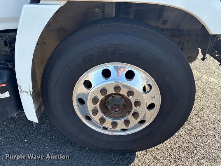 image for item DT2770 2018 Hino 268 box truck