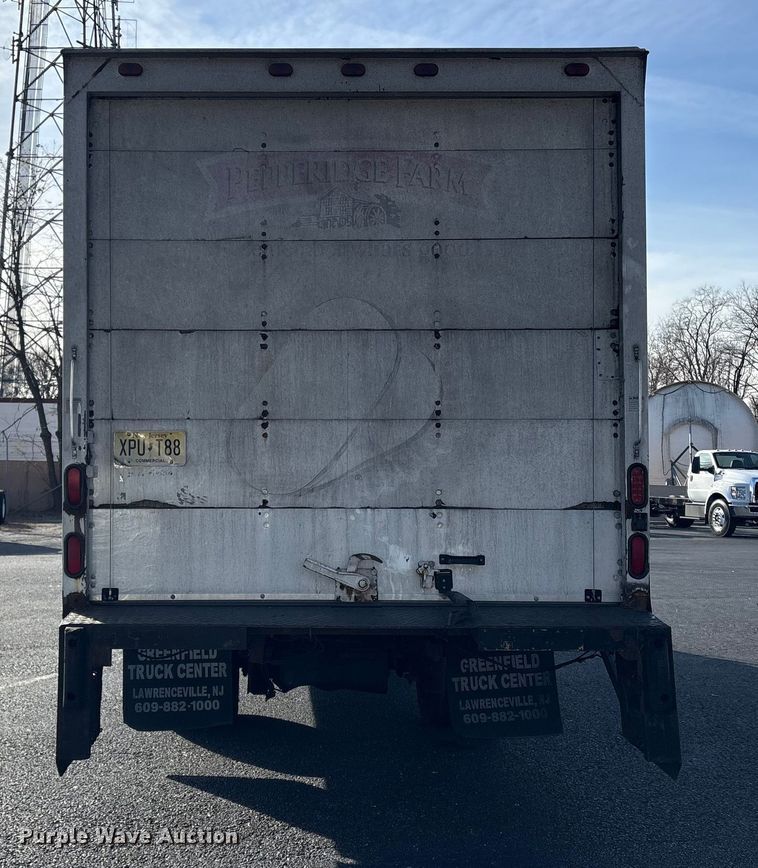 image for item DT2771 2006 Isuzu NQR box truck