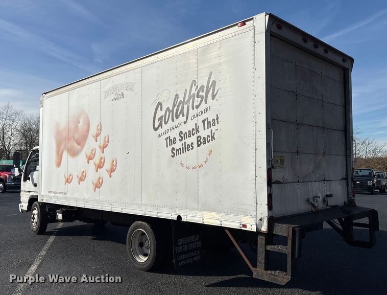 image for item DT2771 2006 Isuzu NQR box truck