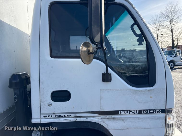 image for item DT2771 2006 Isuzu NQR box truck