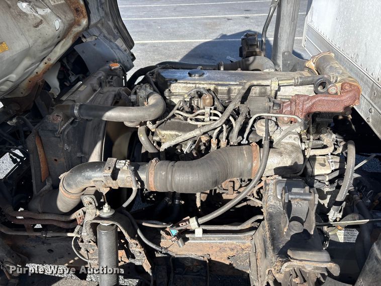 image for item DT2771 2006 Isuzu NQR box truck