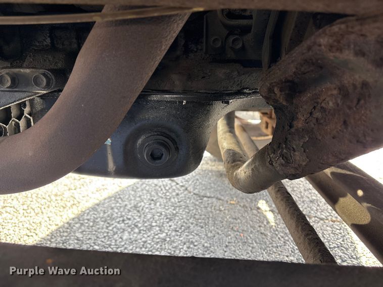 image for item DT2771 2006 Isuzu NQR box truck