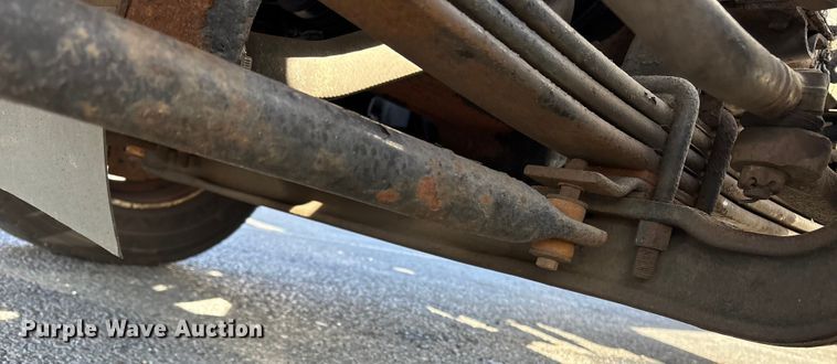 image for item DT2771 2006 Isuzu NQR box truck