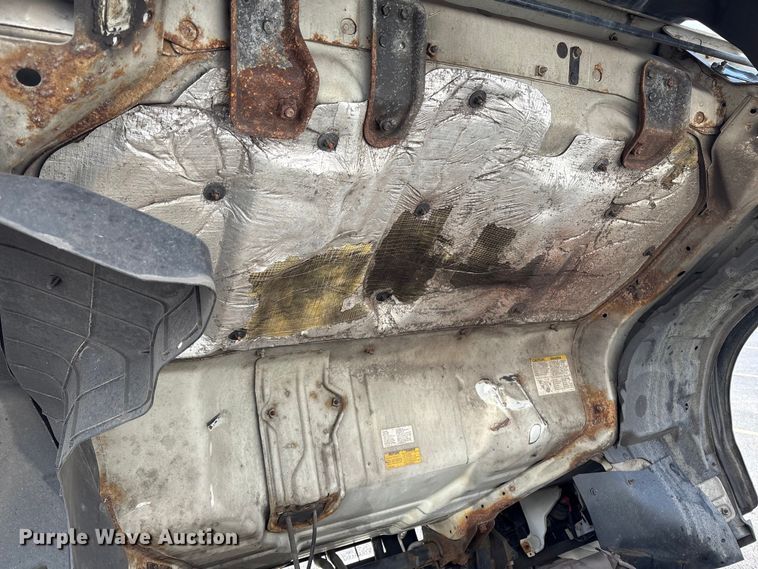 image for item DT2771 2006 Isuzu NQR box truck