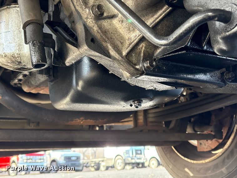 image for item DT2771 2006 Isuzu NQR box truck