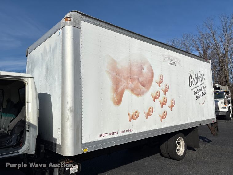 image for item DT2771 2006 Isuzu NQR box truck