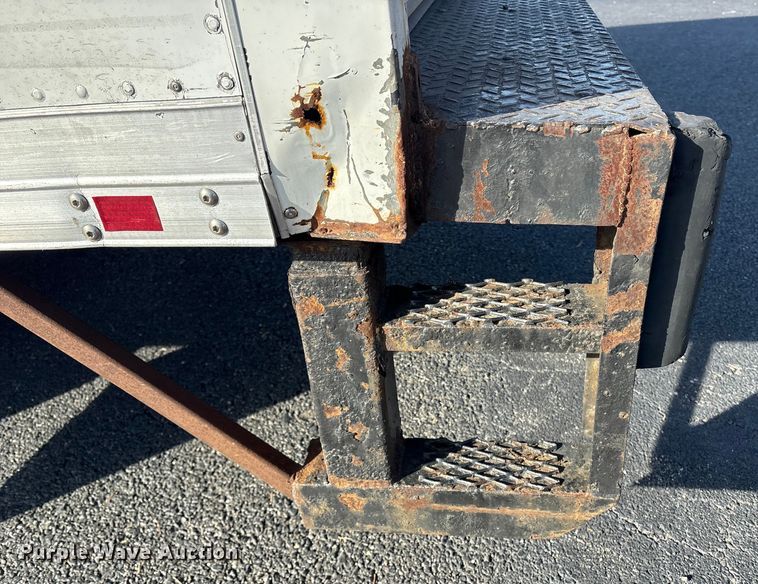 image for item DT2771 2006 Isuzu NQR box truck