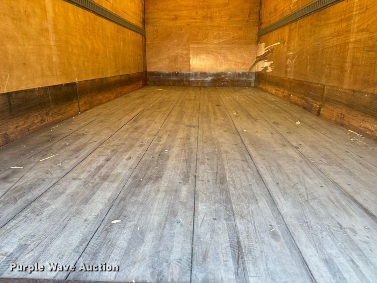 image for item DT2771 2006 Isuzu NQR box truck