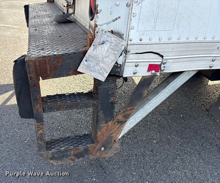 image for item DT2771 2006 Isuzu NQR box truck