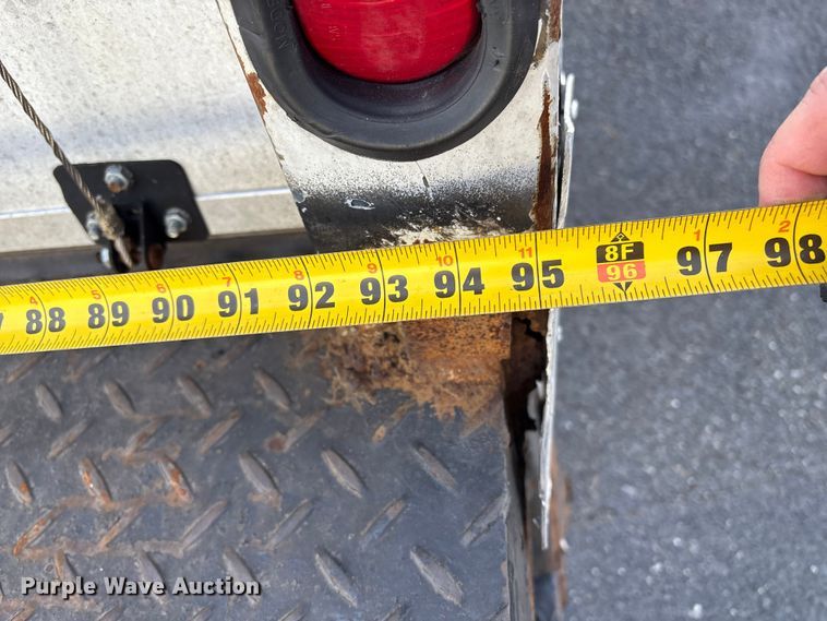 image for item DT2771 2006 Isuzu NQR box truck