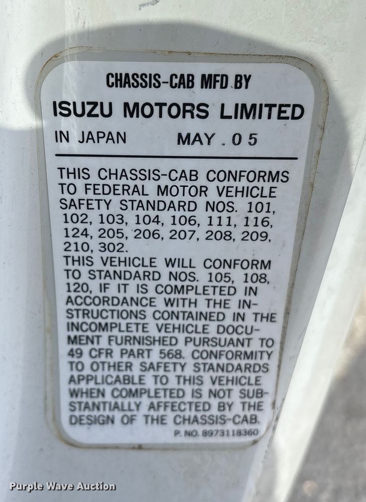 image for item DT2771 2006 Isuzu NQR box truck