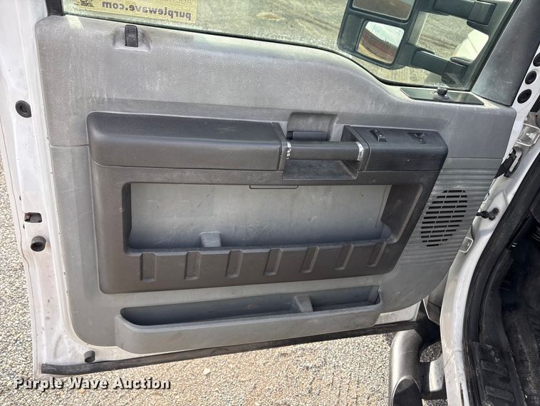 image for item DT2772 2012 Ford F550 utility / service truck