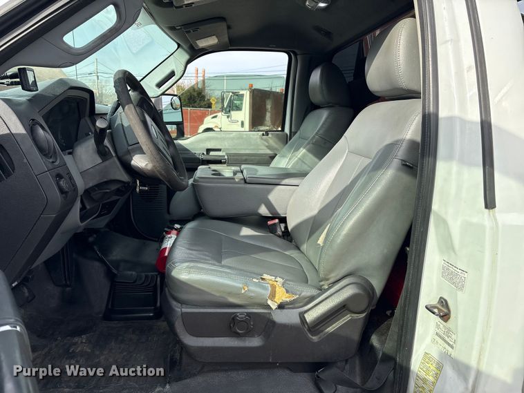 image for item DT2772 2012 Ford F550 utility / service truck