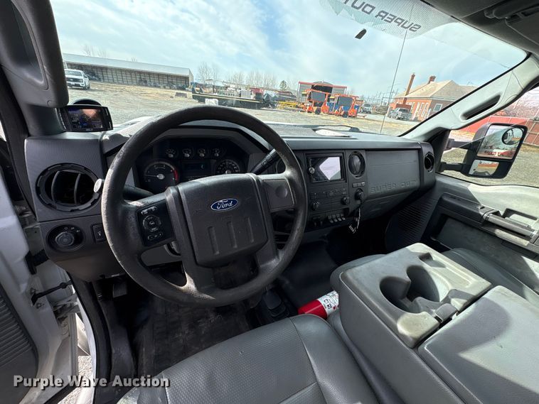 image for item DT2772 2012 Ford F550 utility / service truck