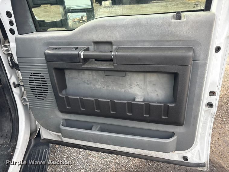 image for item DT2772 2012 Ford F550 utility / service truck