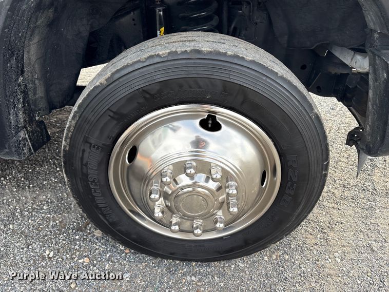 image for item DT2772 2012 Ford F550 utility / service truck