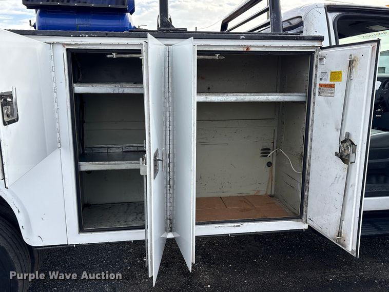 image for item DT2772 2012 Ford F550 utility / service truck