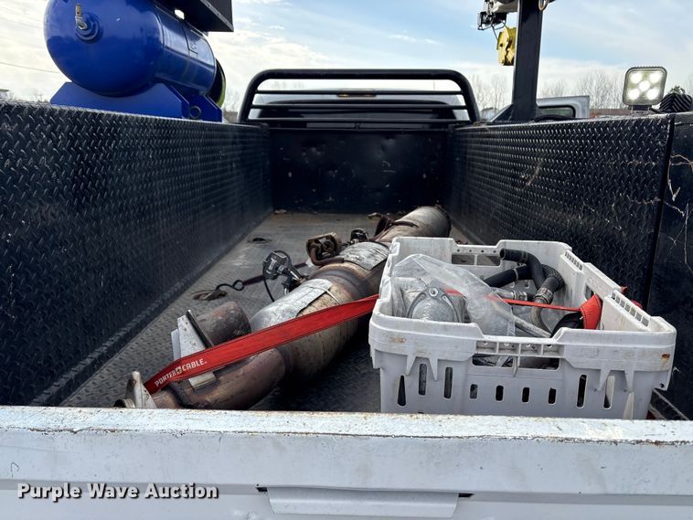 image for item DT2772 2012 Ford F550 utility / service truck