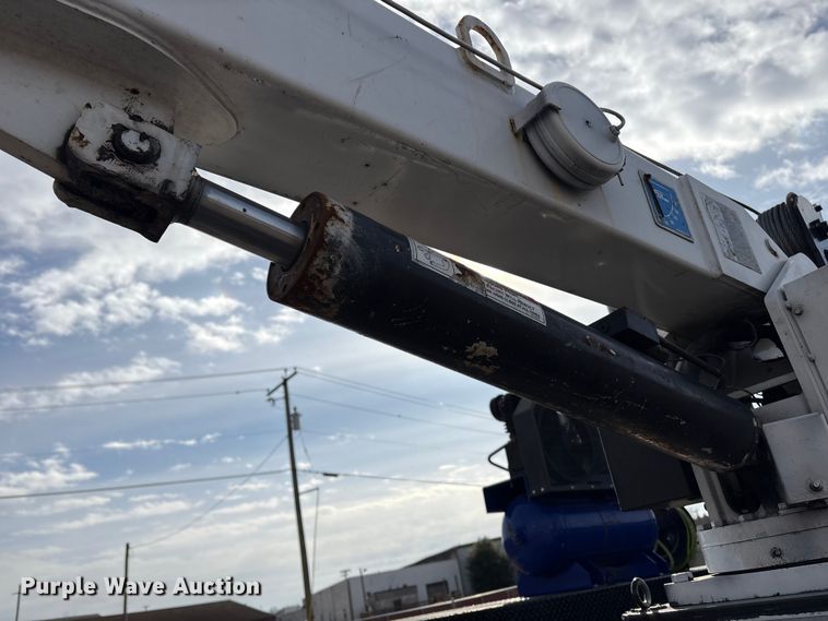 image for item DT2772 2012 Ford F550 utility / service truck