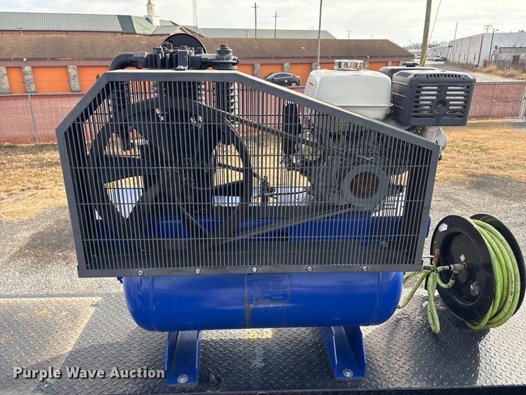 image for item DT2772 2012 Ford F550 utility / service truck