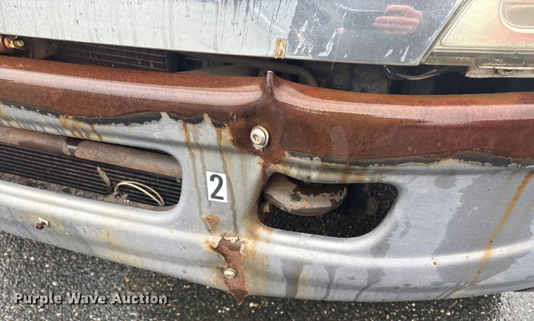 image for item DT2774 2005 International 4300 box truck