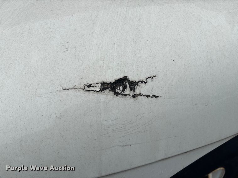 image for item DT2774 2005 International 4300 box truck