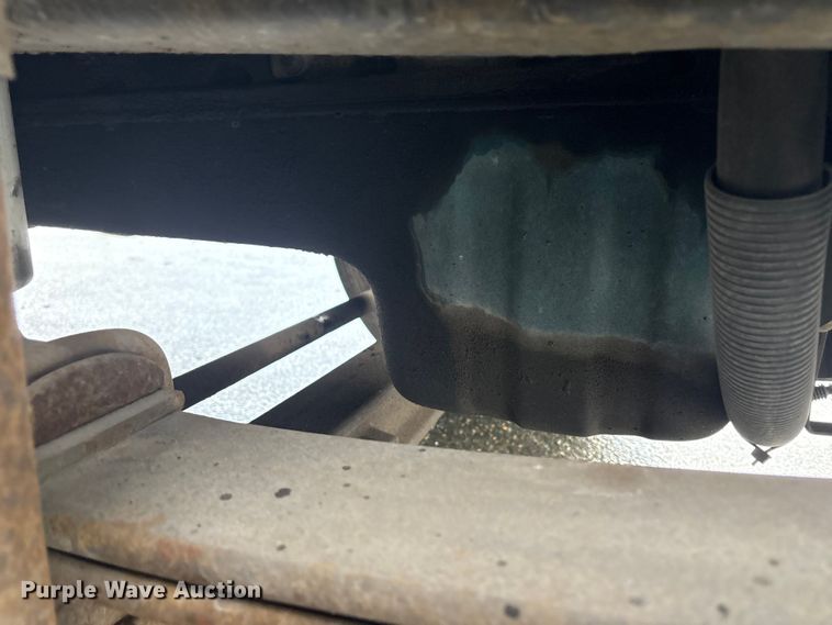 image for item DT2774 2005 International 4300 box truck