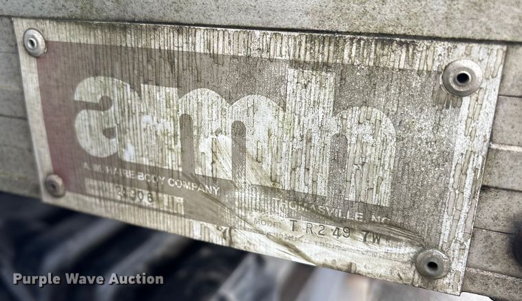 image for item DT2774 2005 International 4300 box truck