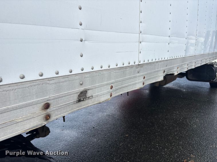 image for item DT2774 2005 International 4300 box truck