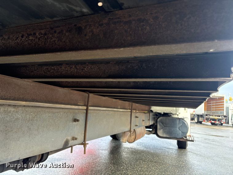 image for item DT2774 2005 International 4300 box truck