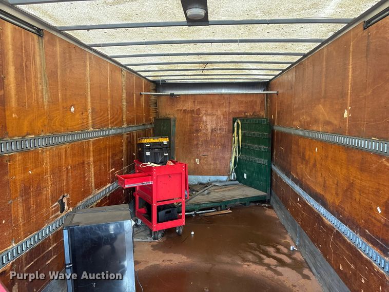 image for item DT2774 2005 International 4300 box truck