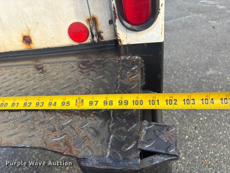 image for item DT2774 2005 International 4300 box truck