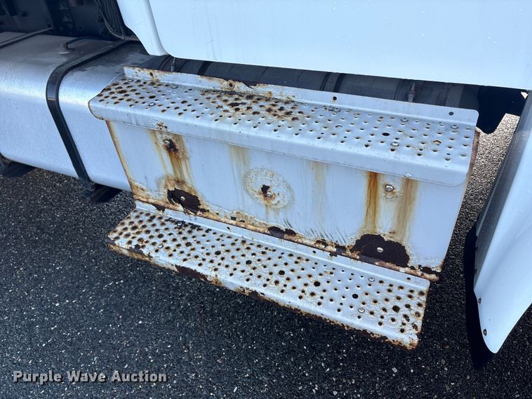 image for item DT2775 2017 Freightliner Business Class M2 refrigerated truck